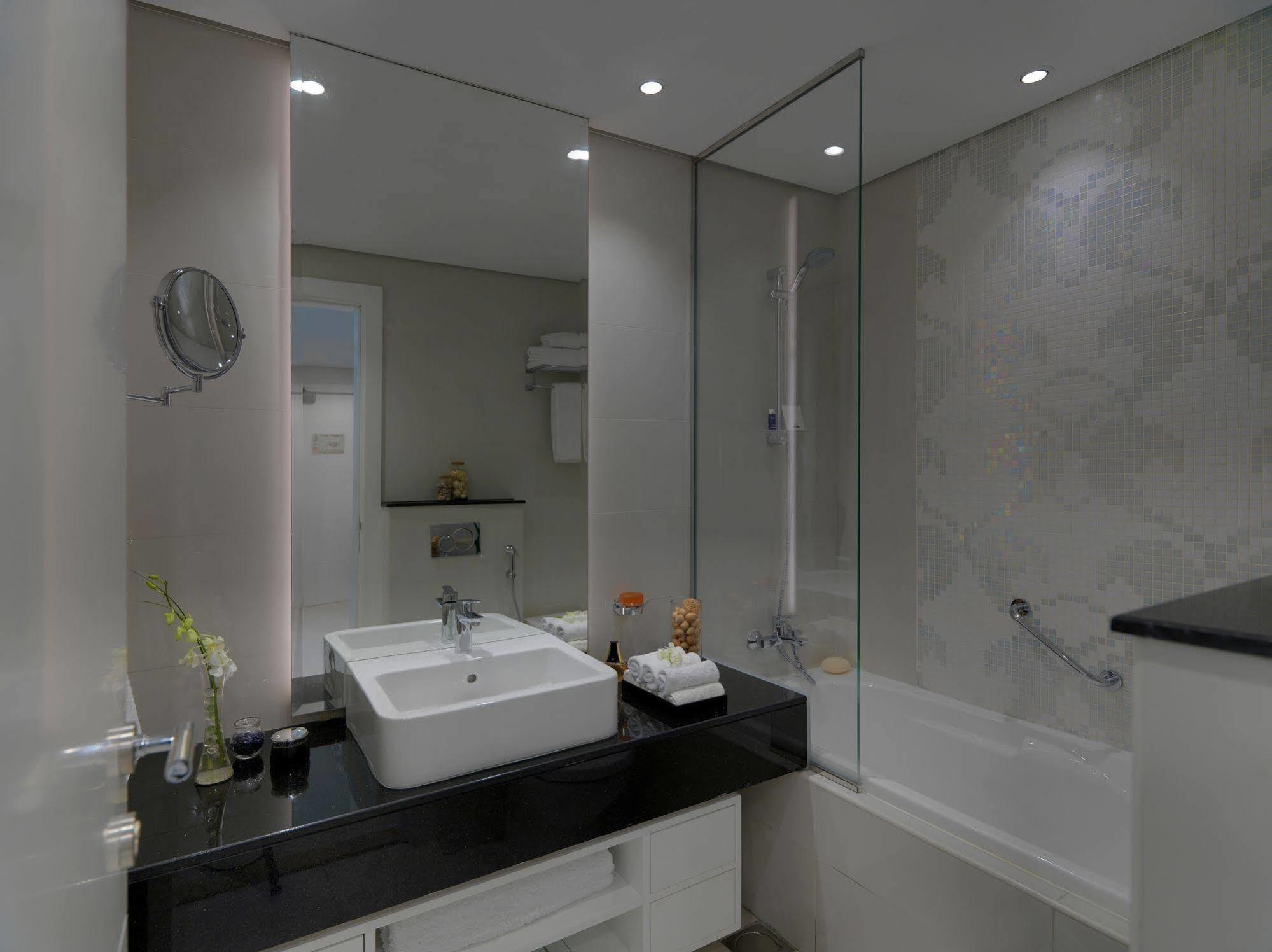 Apart-hotel Damac Maison Canal Views Dubai